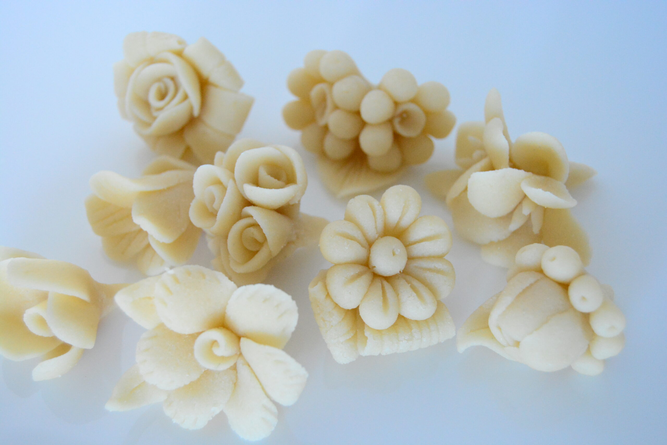 Marzipan Flower Cover